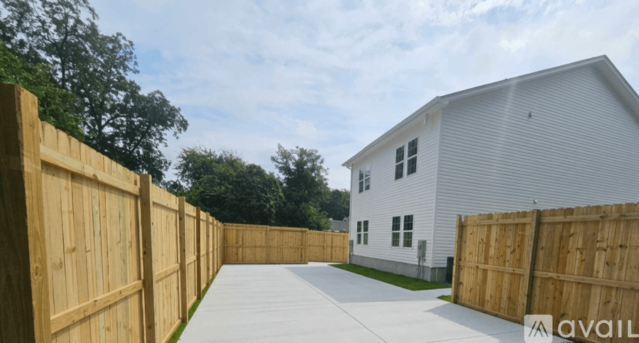Columbia House: 2375 Washington St