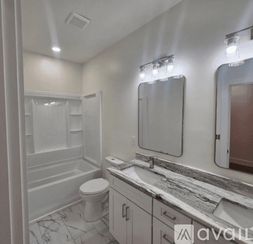 Columbia House: 2375 Washington St