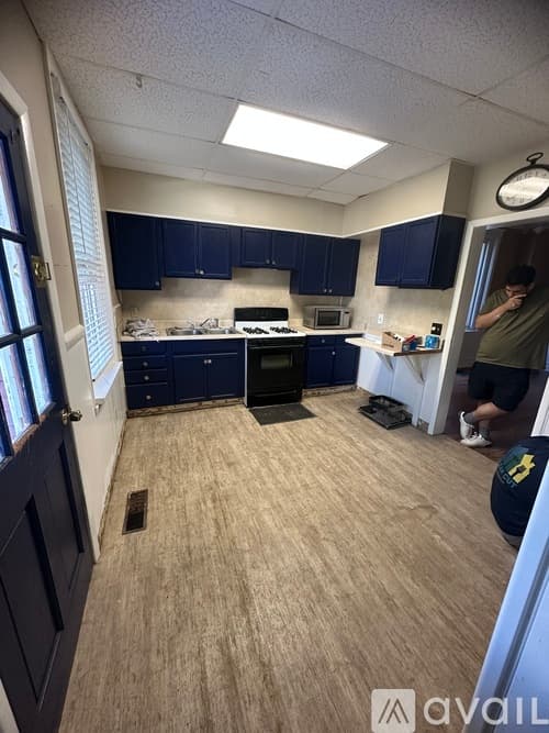Fountain Hill Apartment: 1120 Russell Ave