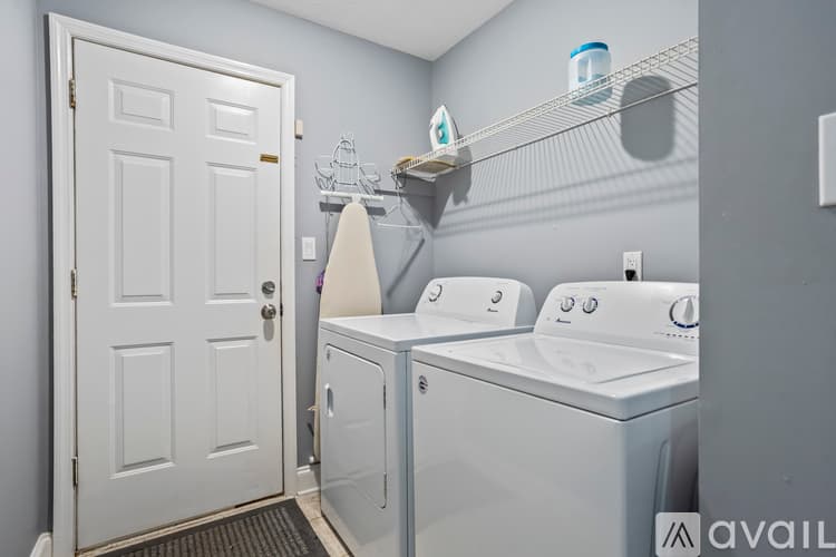 Aiken House: 736 Maple Dr