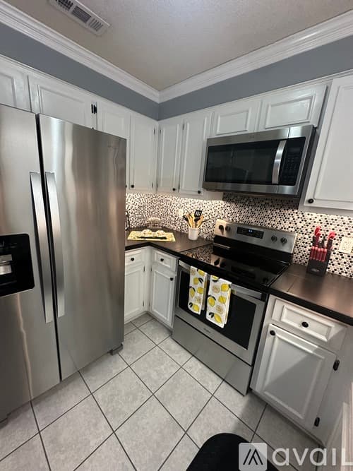 Aiken House: 736 Maple Dr