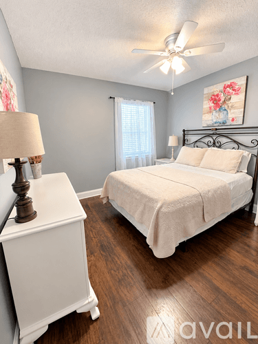 Aiken House: 736 Maple Dr