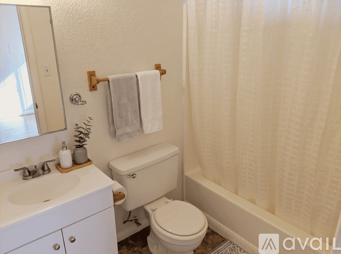 Flagstaff Apartment: 607 W Tucson Ave