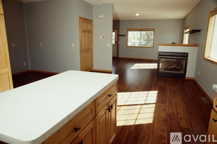 Minneapolis Apartment: 3906 Reservoir Boulevard