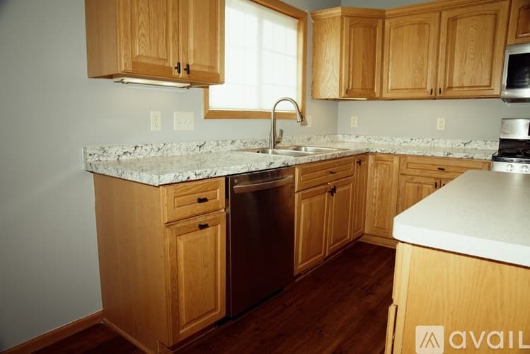 Minneapolis Apartment: 3906 Reservoir Boulevard