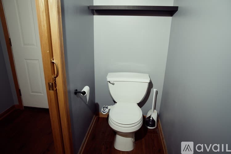 Minneapolis Apartment: 3906 Reservoir Boulevard