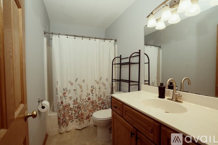 Minneapolis Apartment: 3906 Reservoir Boulevard
