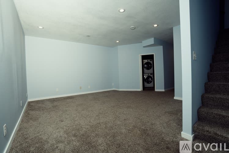 Minneapolis Apartment: 3906 Reservoir Boulevard