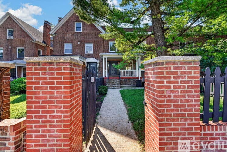 Baltimore House: 3802 Greenmount Avenue