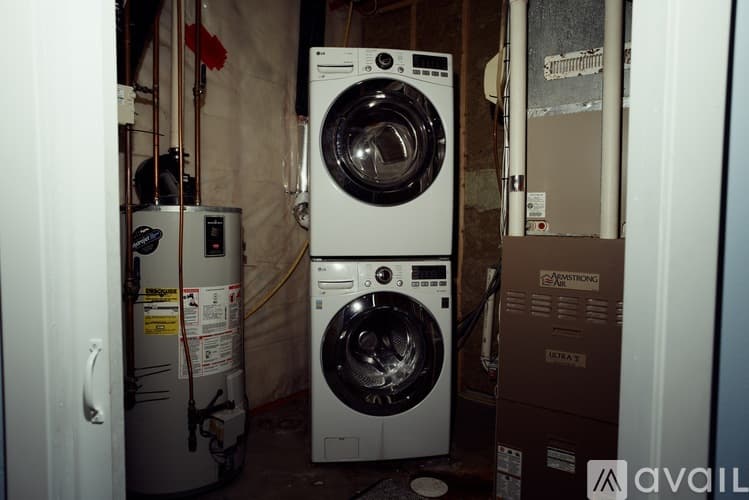 Minneapolis Apartment: 3906 Reservoir Boulevard