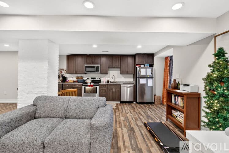 Baltimore House: 3802 Greenmount Avenue