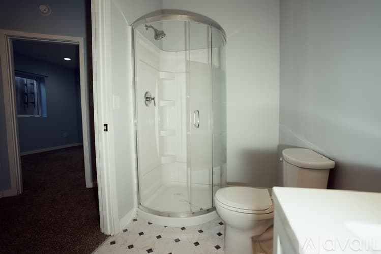 Minneapolis Apartment: 3906 Reservoir Boulevard