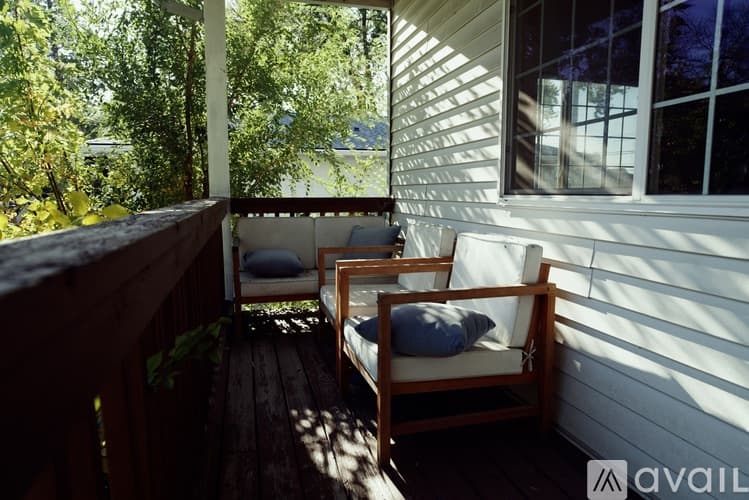 Minneapolis Apartment: 3906 Reservoir Boulevard