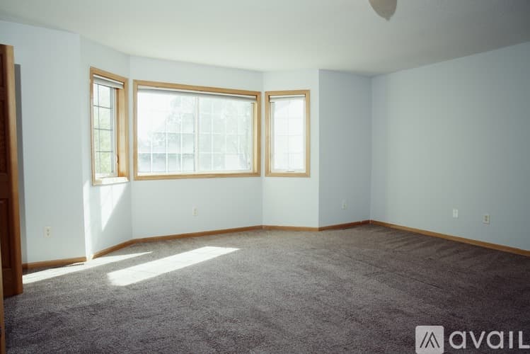 Minneapolis Apartment: 3906 Reservoir Boulevard