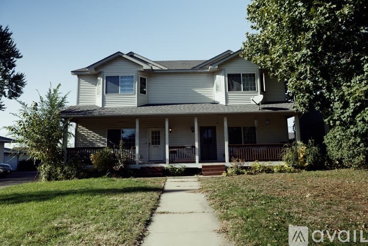 Minneapolis Apartment: 3906 Reservoir Boulevard
