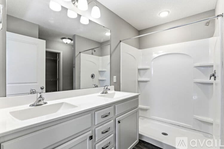 Osseo Townhome: 9663 Merrimac Ln N