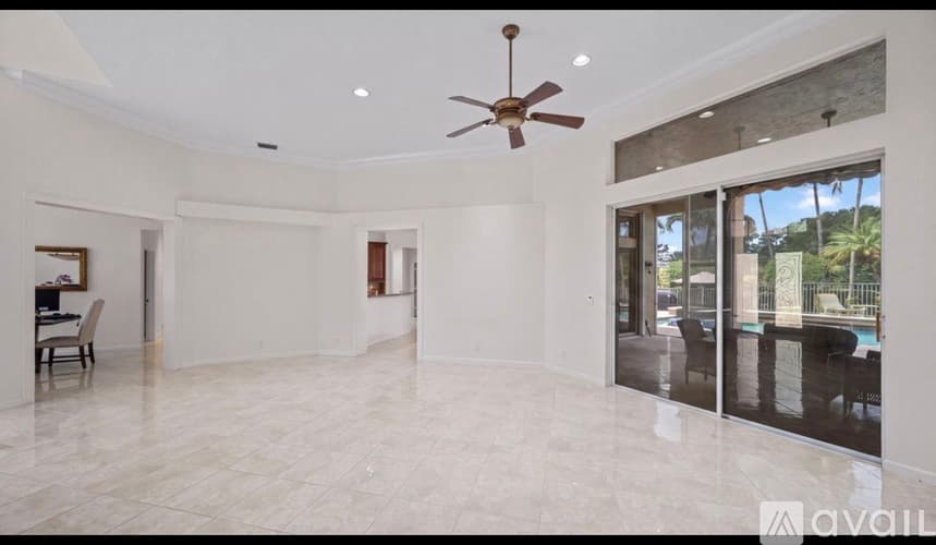 Wellington House: 893 Forest Glen Lane