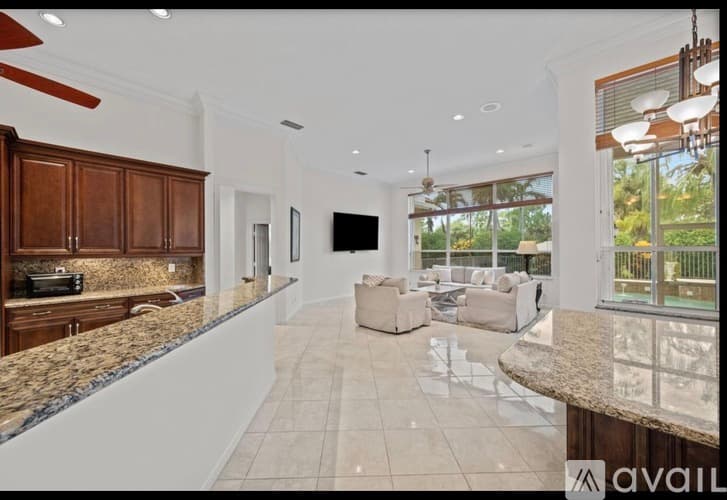 Wellington House: 893 Forest Glen Lane
