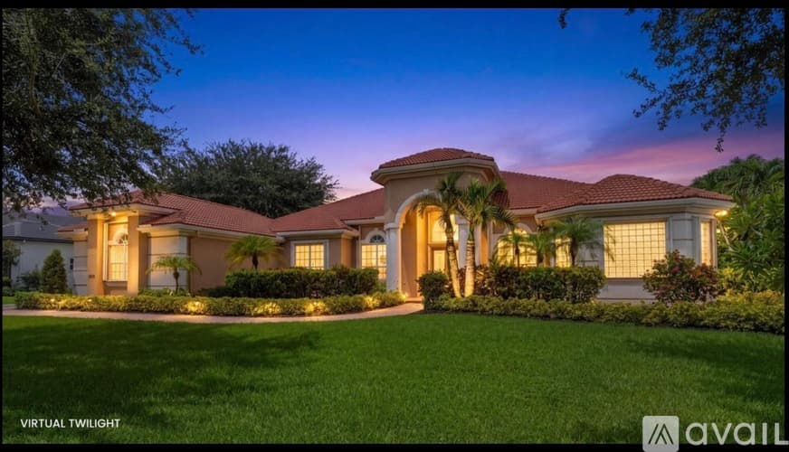 Wellington House: 893 Forest Glen Lane
