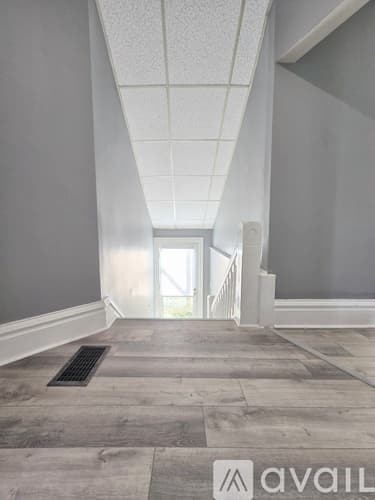 Charleroi Apartment: 206 Lookout Avenue