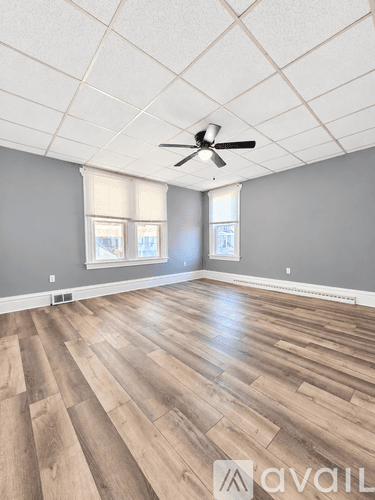 Charleroi Apartment: 206 Lookout Avenue