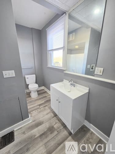 Charleroi Apartment: 206 Lookout Avenue