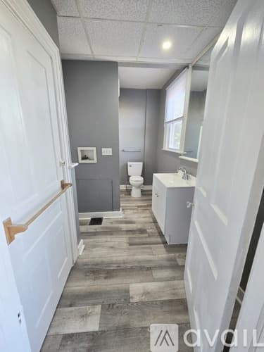 Charleroi Apartment: 206 Lookout Avenue