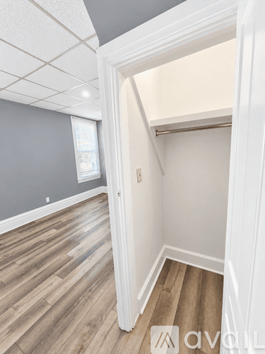 Charleroi Apartment: 206 Lookout Avenue