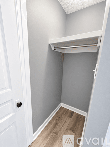 Charleroi Apartment: 206 Lookout Avenue