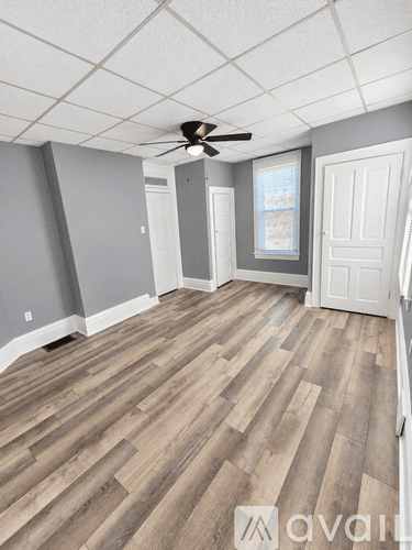 Charleroi Apartment: 206 Lookout Avenue