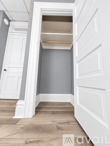 Charleroi Apartment: 206 Lookout Avenue