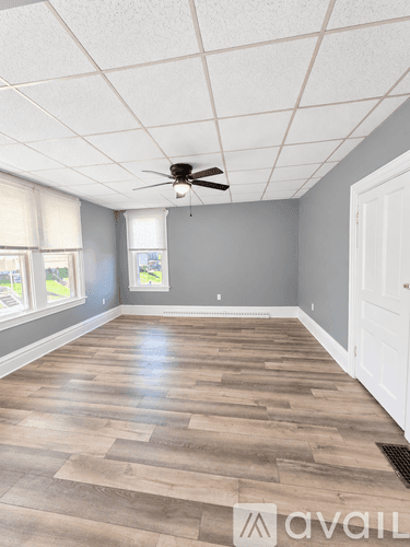 Charleroi Apartment: 206 Lookout Avenue