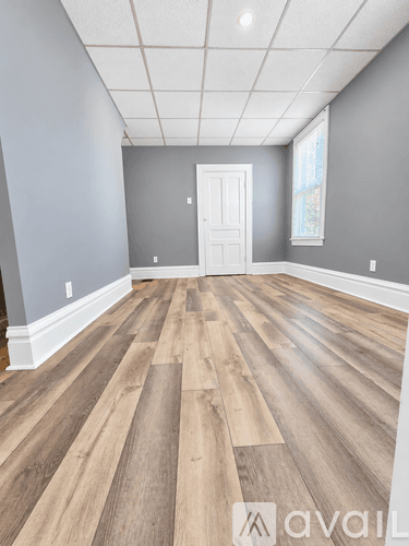 Charleroi Apartment: 206 Lookout Avenue
