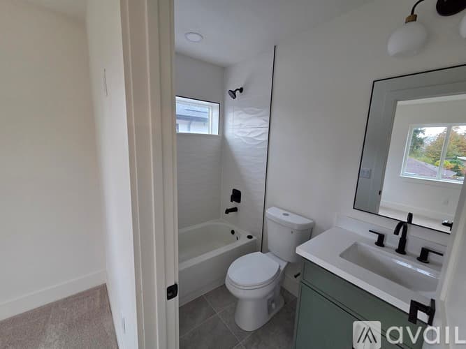 Everett House: 8011 Beverly Boulevard