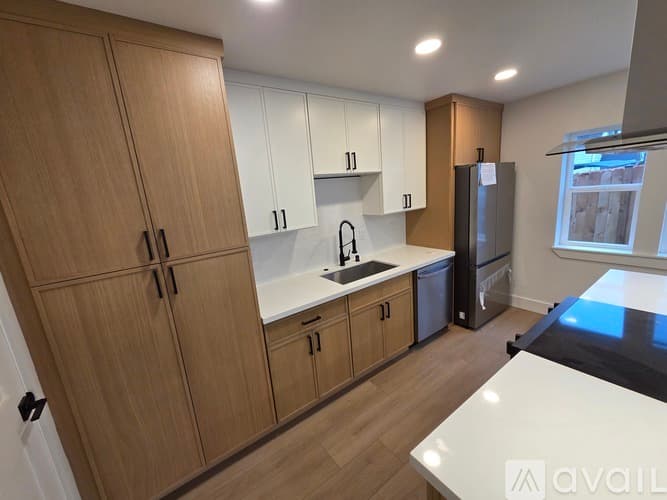 Everett House: 8011 Beverly Boulevard