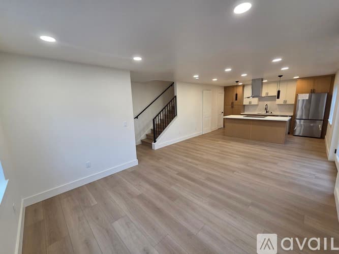 Everett House: 8011 Beverly Boulevard