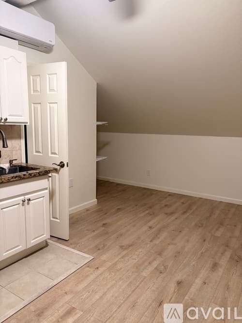 Brentwood Apartment: 391 Torrington Drive