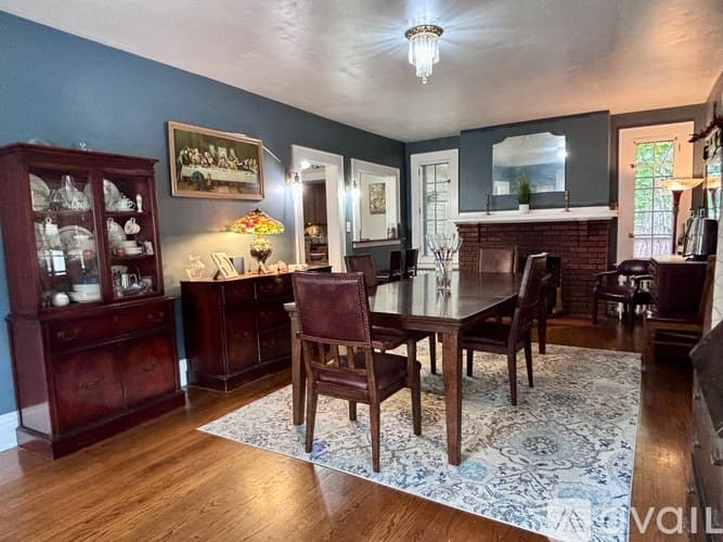Utica House: 649 Parkway East