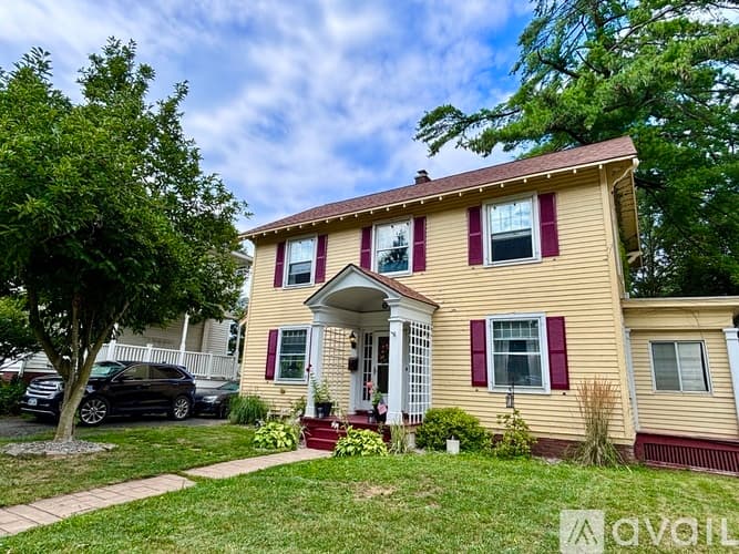 Utica House: 649 Parkway East