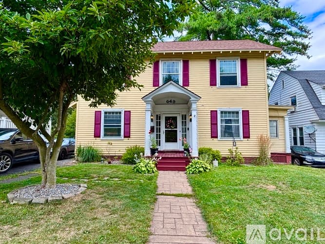 Utica House: 649 Parkway East