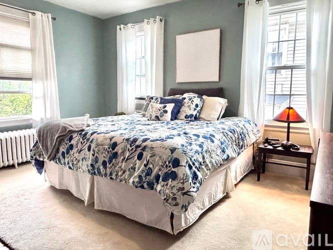 Utica House: 649 Parkway East