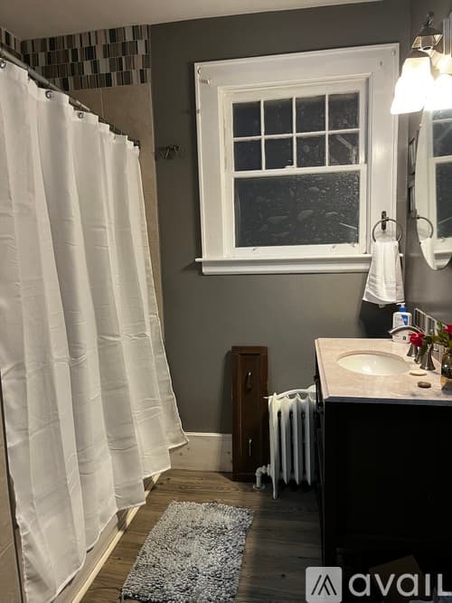 Utica House: 649 Parkway East
