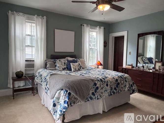 Utica House: 649 Parkway East