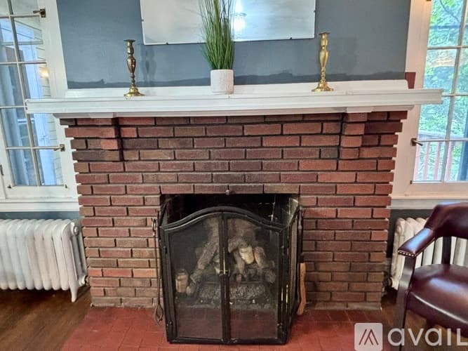Utica House: 649 Parkway East