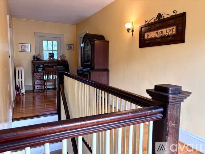 Utica House: 649 Parkway East
