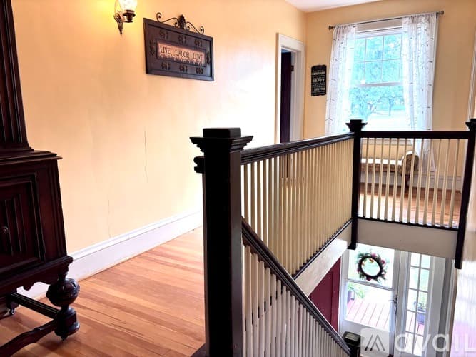 Utica House: 649 Parkway East