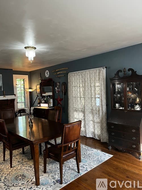 Utica House: 649 Parkway East