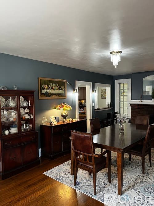Utica House: 649 Parkway East