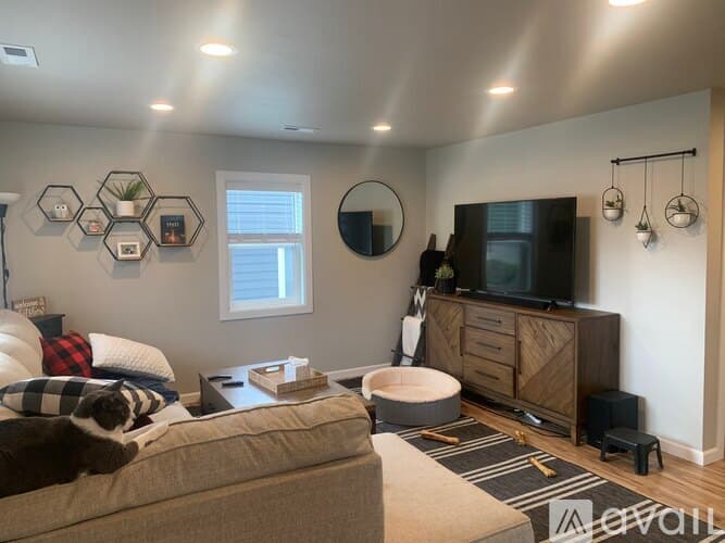 Burien House: South 137th Street