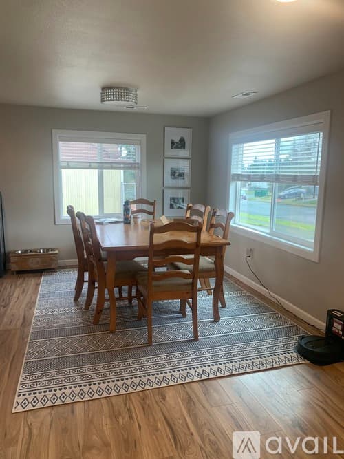 Burien House: South 137th Street